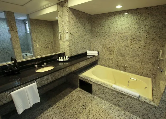 Hotels with pool Grand Mercure Curitiba Rayon